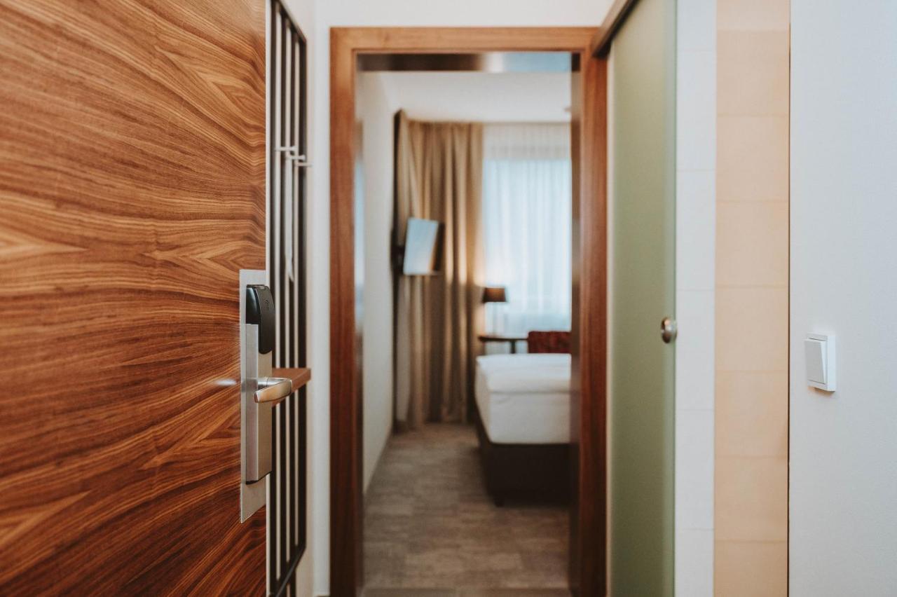 Hotel Bruecklwirt نيكالسدورف المظهر الخارجي الصورة